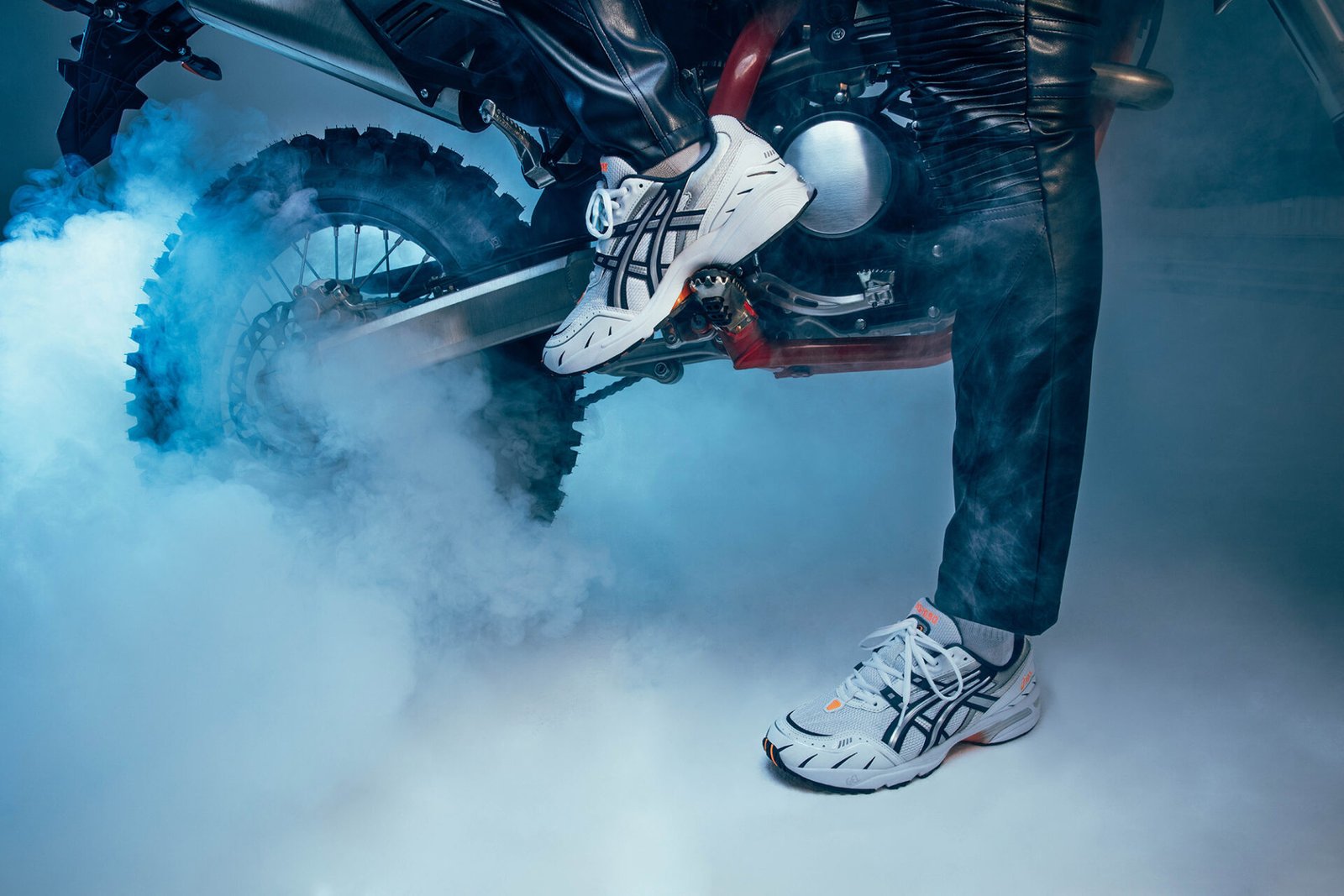 ASICS – 1090